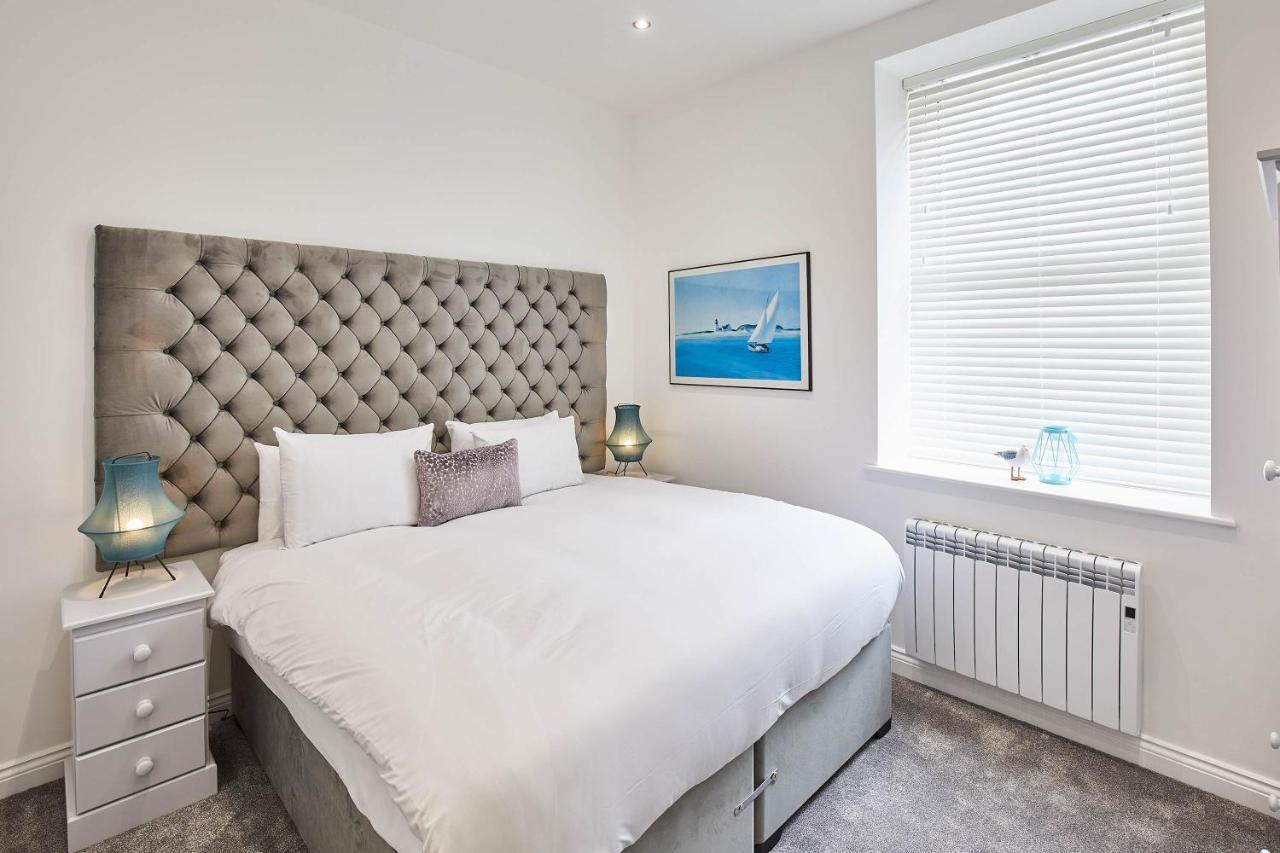 Host & - The Connell Apartment