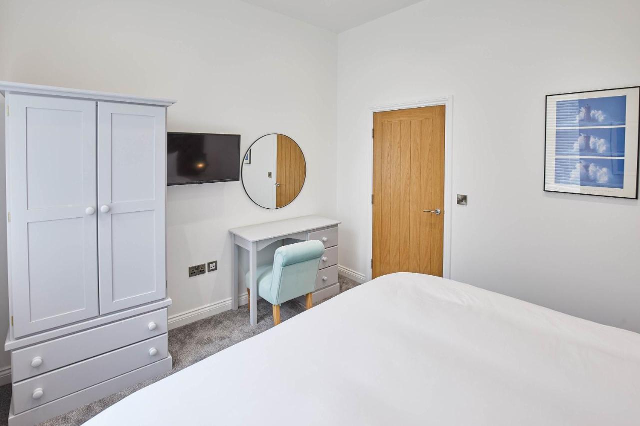 Host & - The Connell Apartment